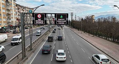 Kocaeli'de aylık 1,7 ton yakıt ve 3,2 ton karbon tasarrufuyla akıllı trafik
