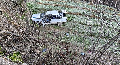 Kontrolden çıkan otomobil şarampole uçtu: 3 yaralı