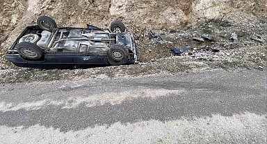 Kontrolden çıkan otomobil takla attı; 2 yaralı