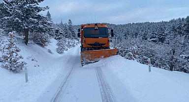 Konya Büyükşehir 31 ilçede 790 araçla kar mesaisinde
