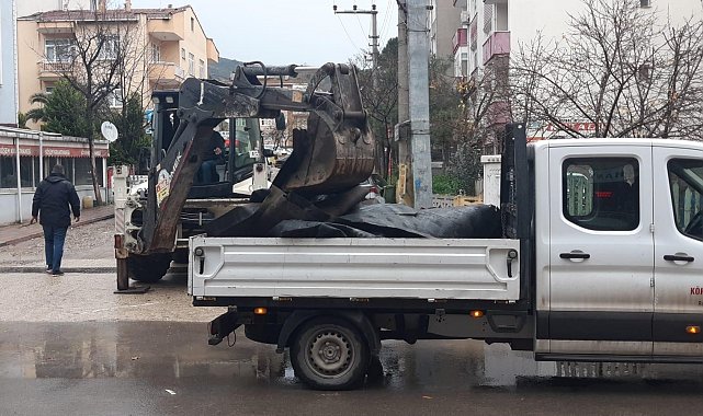 Körfez'de şiddetli fırtınada çatılar uçtu, araçlar hasar gördü