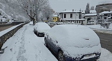 Kosova'da kar yağışı Prizren'de kartpostallık görüntüler oluşturdu