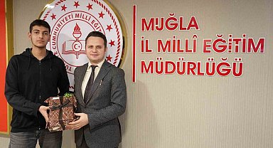 Köyceğiz Fen Lisesi öğrencisi Eşmeli, "Çevrim İçi Anlamını Bul Yarışması" il birincisi oldu