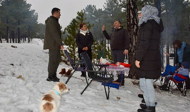 Köyceğiz Kaymakamı Kumcu, vatandaşların kar keyfine ortak oldu