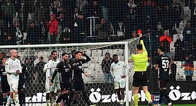 Kristjan Asllani ilk maçında kırmızı kart gördü