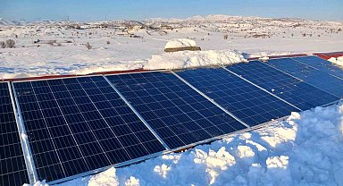 Kulp kırsalında kar, güneş panellerini etkiledi
