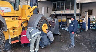 Kulp'ta dondurucu soğuklar oto tamircilerini zorluyor