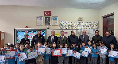 Kulu'da 7 bin 600 öğrenci karne aldı