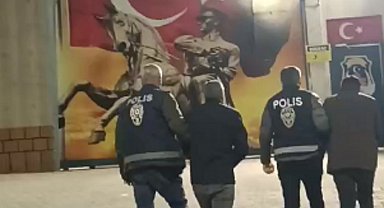 Kumlu'da otodan hırsızlık şüphelileri tutuklandı