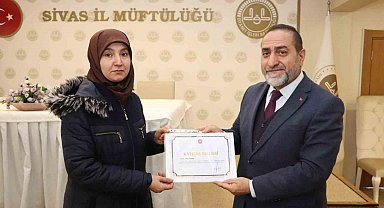 Kur'an Kursu öğreticileri sertifikaları aldı