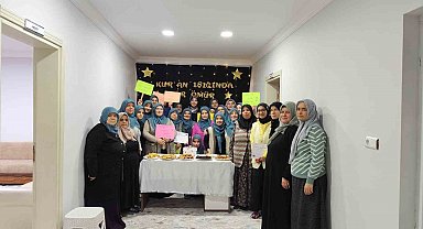 Kur'an okumayı öğrenen kadınlar için program yapıldı