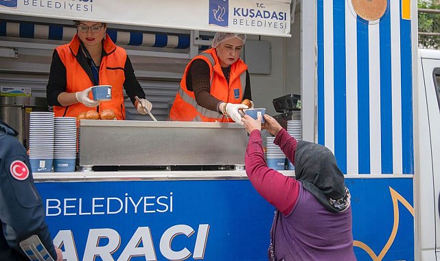Kuşadası Belediyesi'nin sıcak çorba ikramı başladı