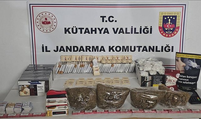 Kütahya'da jandarmadan kaçak tütün operasyonu