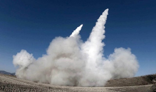 Kuzey Kore büyük kalibreli çoklu roketatar sistemini test etti