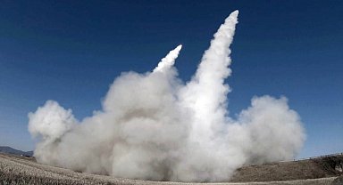 Kuzey Kore büyük kalibreli çoklu roketatar sistemini test etti