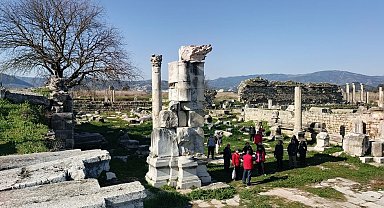 Magnesia Antik Kenti'nde tarih ve doğa aynı rotada