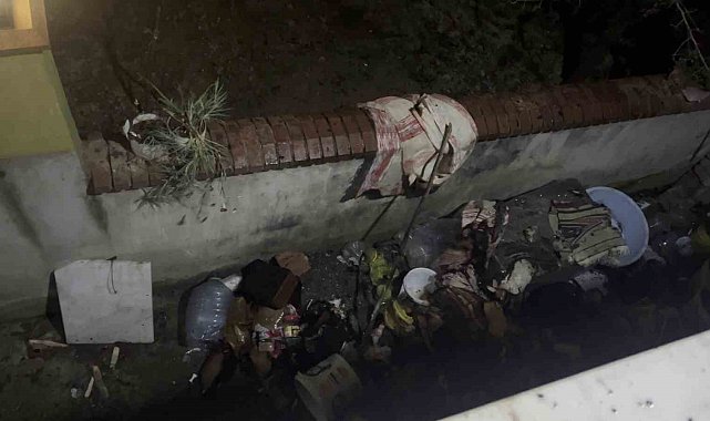 Mahalleliyi panikleten yangın, itfaiyenin müdahalesiyle son buldu