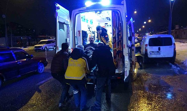 Malatya'da husumetlilerin bıçaklı kavgasında: 2'si ağır 3 kişi yaralandı