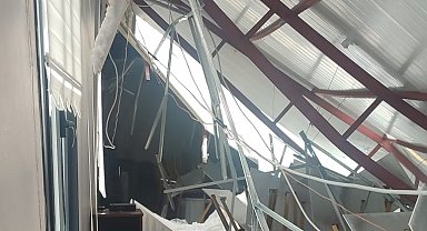 Malatya'da mevlit salonunun çatısı kardan çöktü