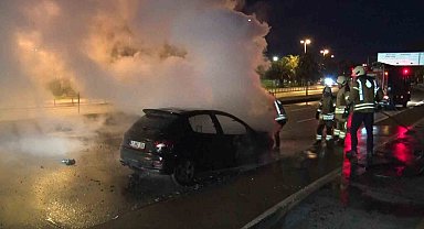 Maltepe'de seyir halindeki otomobil alev alev yandı