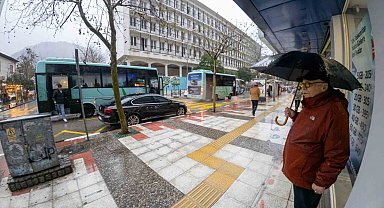 Manisa'da esnafın fırtına ve yağmurla imtihanı
