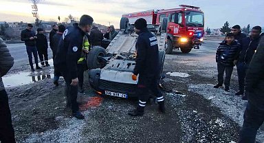 Mardin'de hafif ticari araçla çarpışan cip takla attı: 1 yaralı