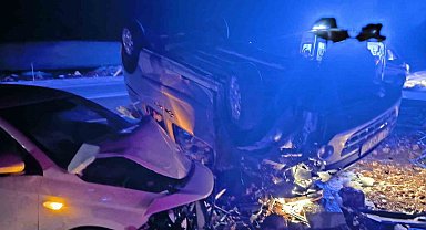 Mardin'de otomobil ile hafif ticari araç çarpıştı: 5 kişi yaralandı