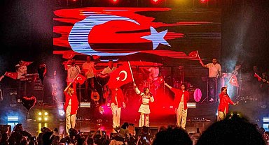 Melis Fis, 1 yılda Türkiye'nin 81 ilinde sahne aldı