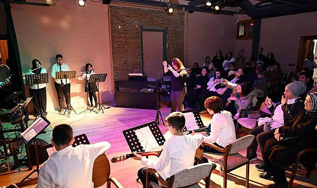 Mersin'de çocuk kampüsü öğrencilerinden sanat şöleni