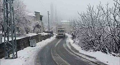 Mersin'in yüksek kesimlerinde karla mücadele sürüyor