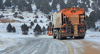 Mersin'in yüksek kesimlerinde karla mücadele