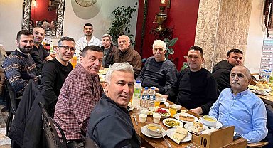 Mesai arkadaşlarından 40 yıllık sağlık çalışanına vefa