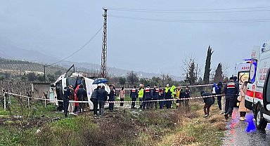 Mesaiye giden memurlar üzüm bağına uçtu; 25 yaralı