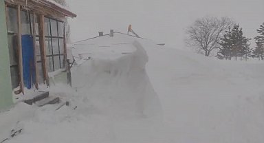 Meteoroloji'nin uyardığı kentte tipi etkili oldu, kar kalınlığı yer yer 3 metreyi buldu