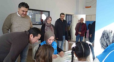 Minik eller aileleriyle birlikte üretti