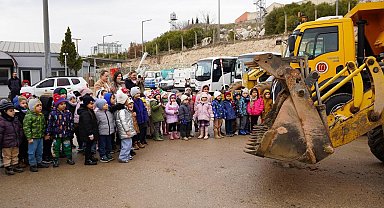 Minik öğrenciler Bilecik Belediyesi Atölye Birimi'ni gezdi