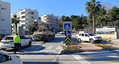 Motosiklet beton kamyonuna çarptı: 1 yaralı