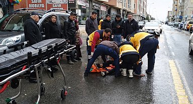 Motosiklet yayaya çarptı: 1 yaralı