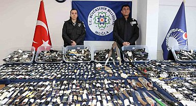 Muğla otogarlarında bir yılda cephanelik gibi bıçak ve silah ele geçirildi