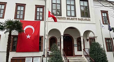 Muğla'da belediye binaları Türk bayrakları ile donatıldı