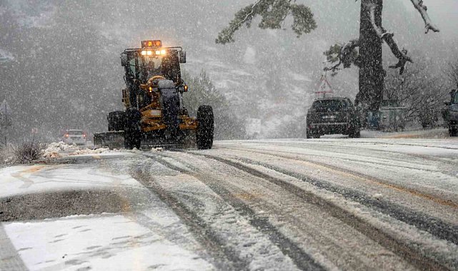Muğla'nın yüksek kesimlerinde kar yağışı etkili olmaya başladı