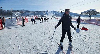 Munzur'un eteklerinde kayak sezonu başladı