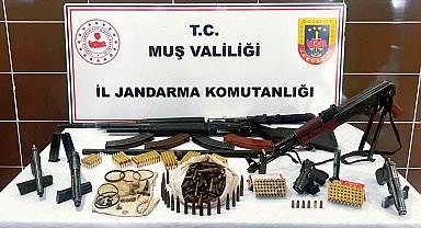 Muş'ta çok sayıda silah ve mühimmat ele geçirildi