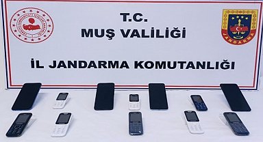 Muş'ta kaçak cep telefonu operasyonu