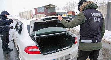 Muş'ta narkotik denetimlerinde uyuşturucu madde ele geçirildi