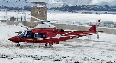 Muş'ta yenidoğan bebek için ambulans helikopter havalandı