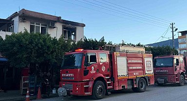 Müstakil ev alevlere teslim oldu