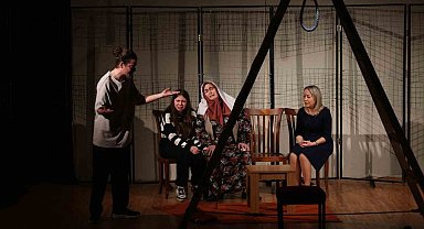 Nazilli HEM tiyatro ekibinin oyunu beğenildi