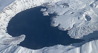 Nemrut Krater Gölü'nün kış güzelliği mest etti