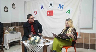 Niğde'deki drama kursu, katılımcılarına özgüven kazandırıyor